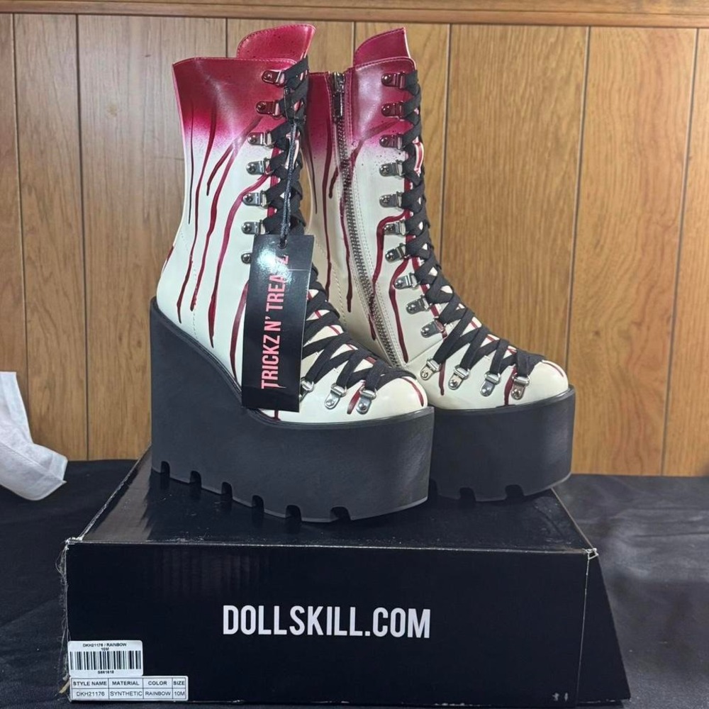Bloody Red and white Trick 'n' Treat platform boots BRAND NEW SIZE 10 WOMENS‎ - Picture 2 of 6